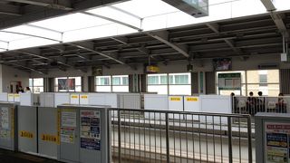 ゆいレールで市内ホテルへ