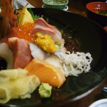 何度も食べたい海鮮丼！