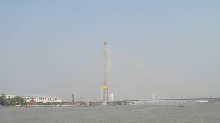 バンコクをバンバン流れるチャオプラヤーはでかいぞ♪
