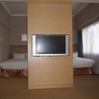 回転するテレビ。