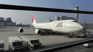 施設が充実している空港。遠さも許容範囲内です。