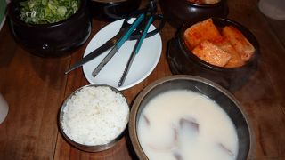 ソルロンタンはここが一番、キムチも美味
