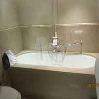 豪華な作りのバスルーム