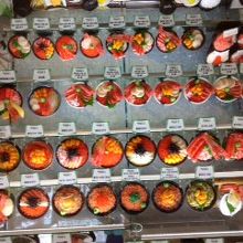 いろんな種類の海鮮丼があります