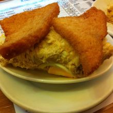 ロシア風サラダ（揚げパンつき）