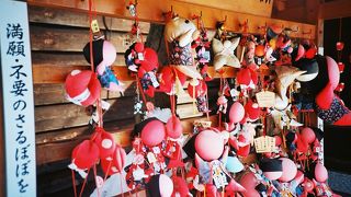 雪の積もった境内はとても趣がありました