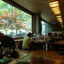 水原華城　華虹門近く黄色い煙突が目印