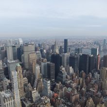 メットライフビル＆グラセン駅方面