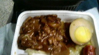 ご飯を食べる場所があまりない