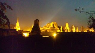 象乗りも体験できるアユタヤ遺跡