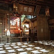 凛とした空気が流れる荘厳な神社