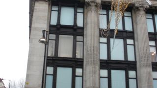 大規模なデパートですが親切に教えてくれました