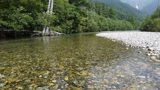 上高地と言えば梓川の清流