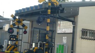 ドアが開かない！駅