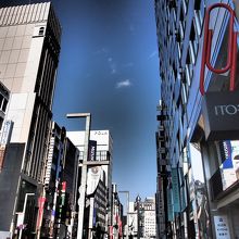 銀座中央通りの伊東屋(銀座店)