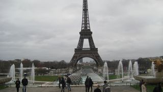 エッフェル塔の写真を撮るならここ！