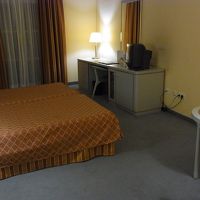 部屋は殺風景ですが広々していました