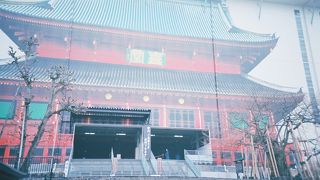 中に入ると案内をしてくれました