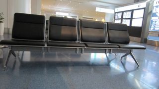 国内線の早朝便利用の時ここがベットに