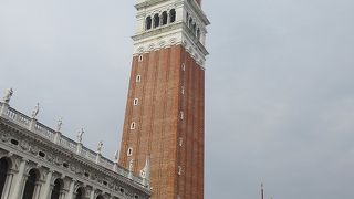 ヴェネツィアの中心的な広場！