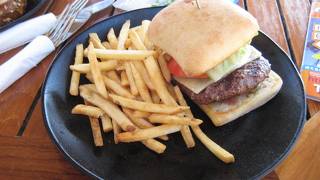 海を見ながらのんびり楽しめます。