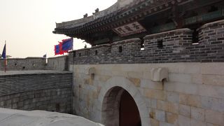 水原華城の‘東大門’