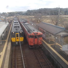 対向列車の待ち合わせ時間は撮影のチャンスです