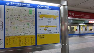 ＝双連站＝　馬偕記念病院への最寄り駅、（ちょっと遠いけど）ここから迪化街に歩いていくことも出来ます。