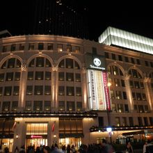 立派な建物だね♪