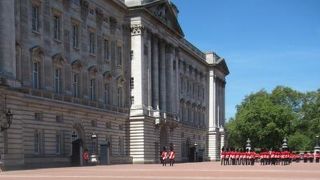 衛兵交代は大混雑