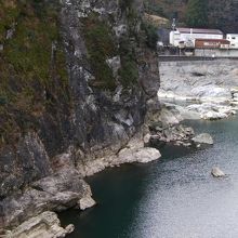 土倉庄三郎の摩崖碑