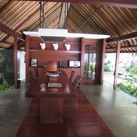 半屋外のダイニングルーム