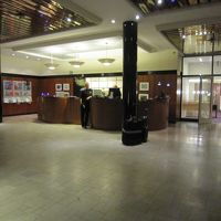 早朝のインペリアルホテルフロント