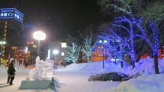 駅前は冬のイルミネーション