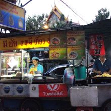 焼きそばの屋台。