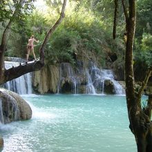 飛び込み台に向かう