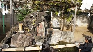 熊野神社に銭洗い弁天