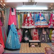 韓国の衣装のお店　綺麗で華やかです