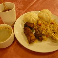 朝食のバイキングの写真です。