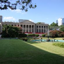 西欧建築物が建つ王宮