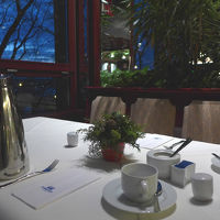 レストランのテーブル