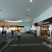免税店も充実