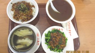 ＝グローバルモール 環球中和店 フードコート＝　台湾の庶民の味を食すならココ！