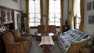 内部の公開は水曜日のみ