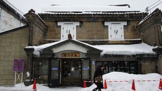 特徴は、両袖に防火のための「うだつ」がついていること