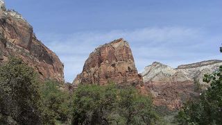 山頂への道はデビルズウェイです。ただ、山頂はエンジェルスランディングでした。
