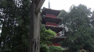 東照宮は神社なのに五重塔があります。