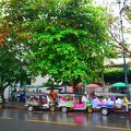 タイの観光的乗り物、それはトゥクトゥク！