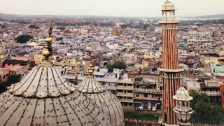 オールドデリーの繁華街を一望