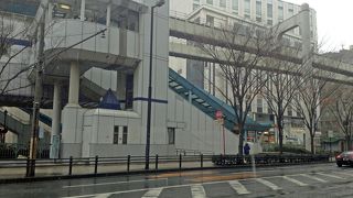 千葉市中心街の中央部にある葭川公園駅